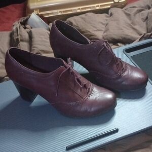 Elegant Brown Lace-Up Women's Shoes